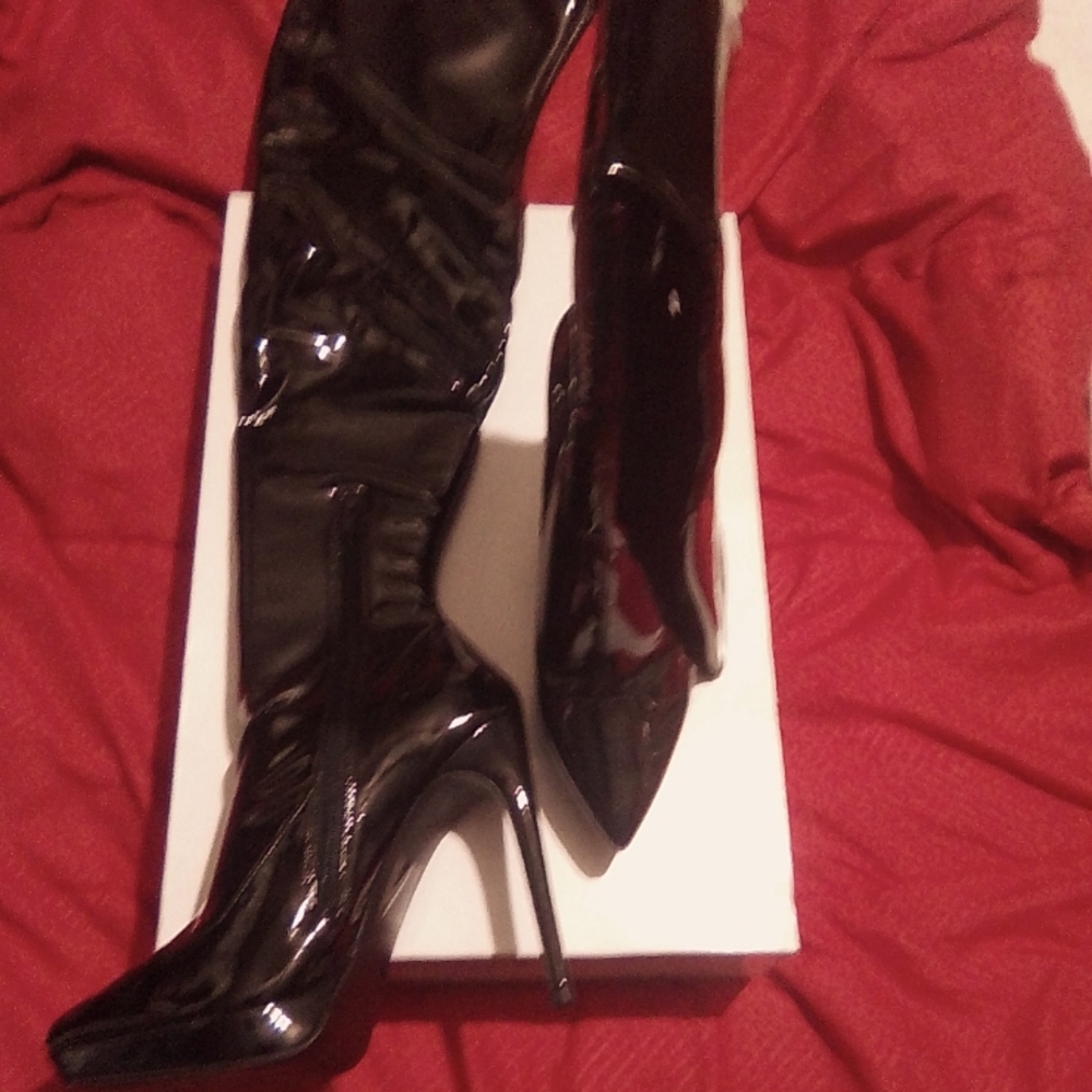 Heeled boot